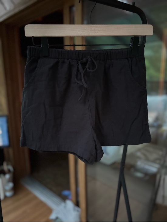 SHEIN Pants - SHEIN Black High Waist Elastic Shorts